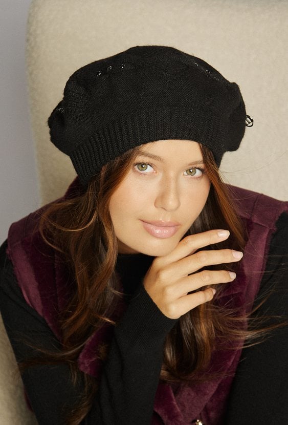 Czarny beret damski