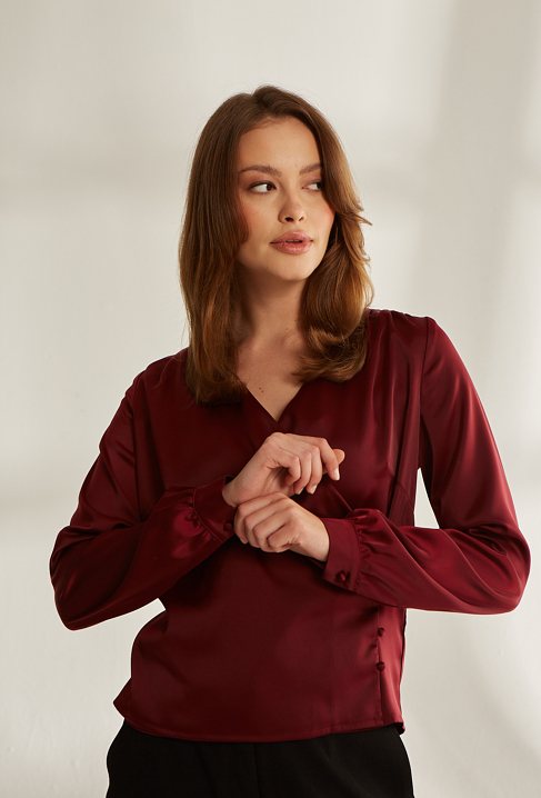 Satynowa bluzka w kolorze bordowym