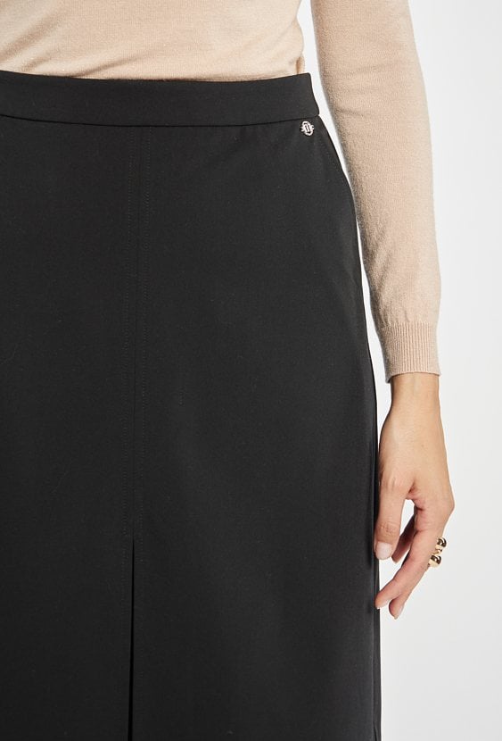 Spódnica przed kolano