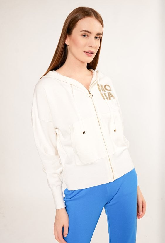 Dzianinowy sweter z kapturem