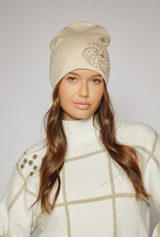 Czapka z aplikacjami