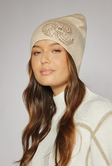 Czapka z aplikacjami