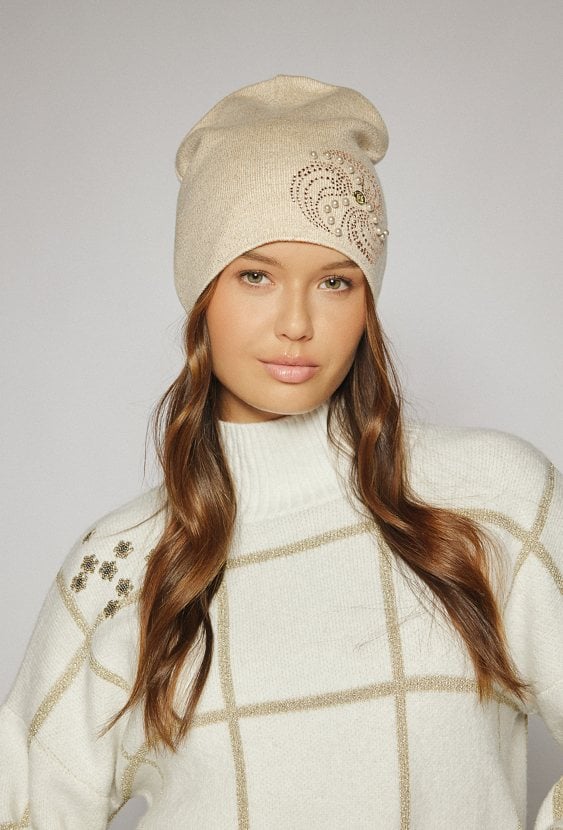 Czapka z aplikacjami