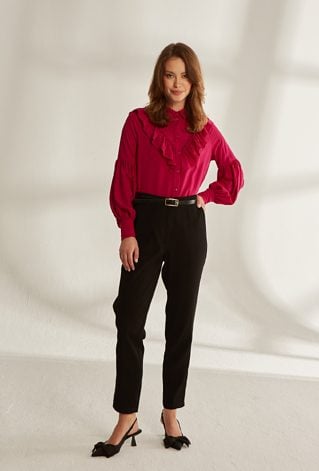 Bordowa koszula z falbanami