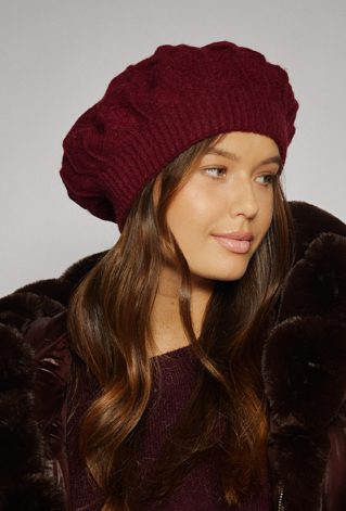 Beret z delikatnym splotem