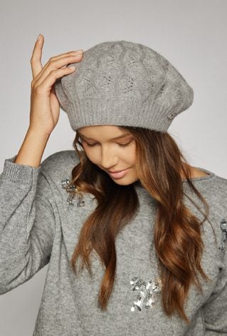 Beret z delikatnym splotem