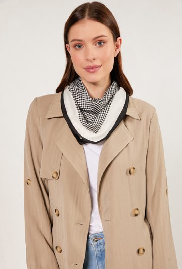 Apaszka z wzorem w pepitkę