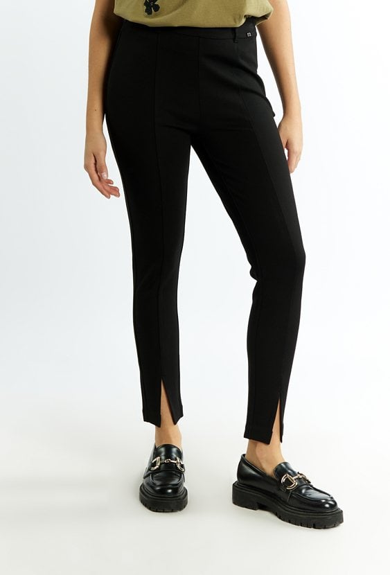 Spodnie damskie z rozcięciami