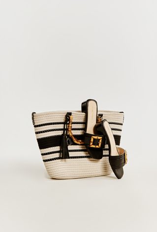 Czarne klapki z klamrą AMBRA