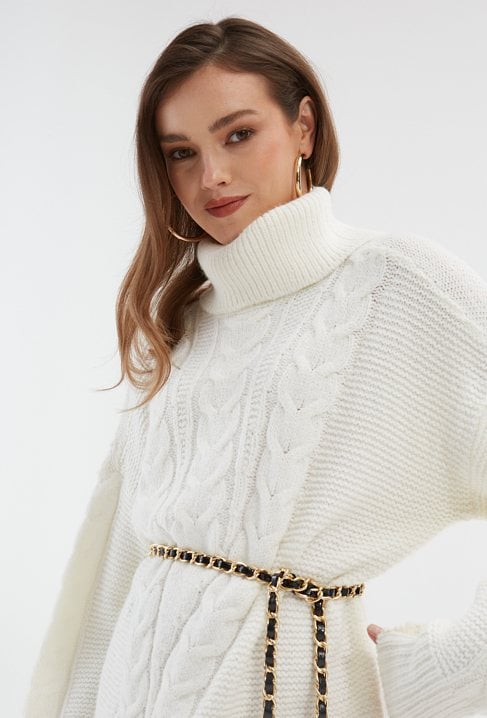 Kremowy golf w warkoczowy splot