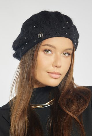 Beret z połyskującymi aplikacjami