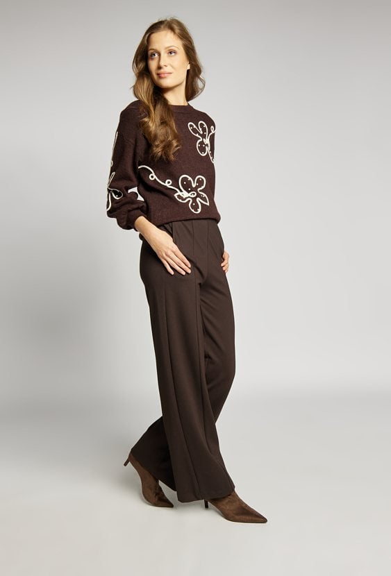 Sweter z kwiatowym wzorem