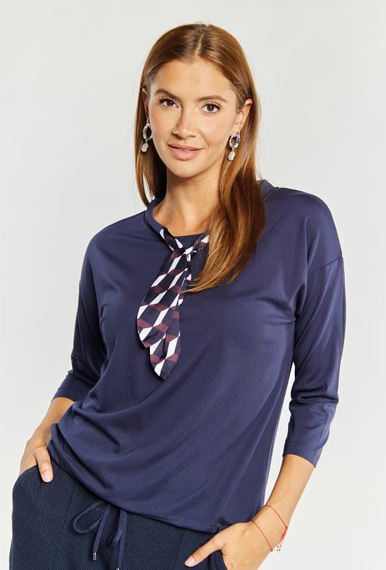 Elegancki T-shirt z kokardą