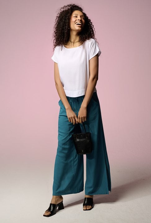 Wiskozowe spodnie z szeroka nogawką