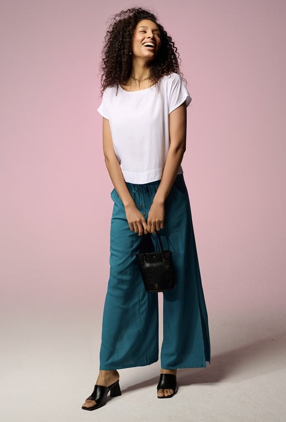 Wiskozowe spodnie z szeroka nogawką