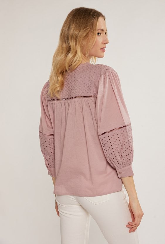 Ażurowa bluzka z bufiastymi rękawami