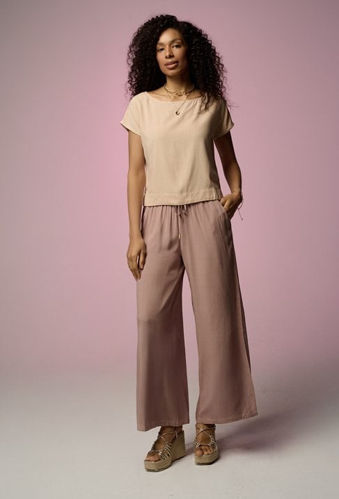 Wiskozowe spodnie z szeroka nogawką