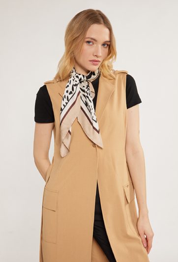 Satynowa apaszka w cętki