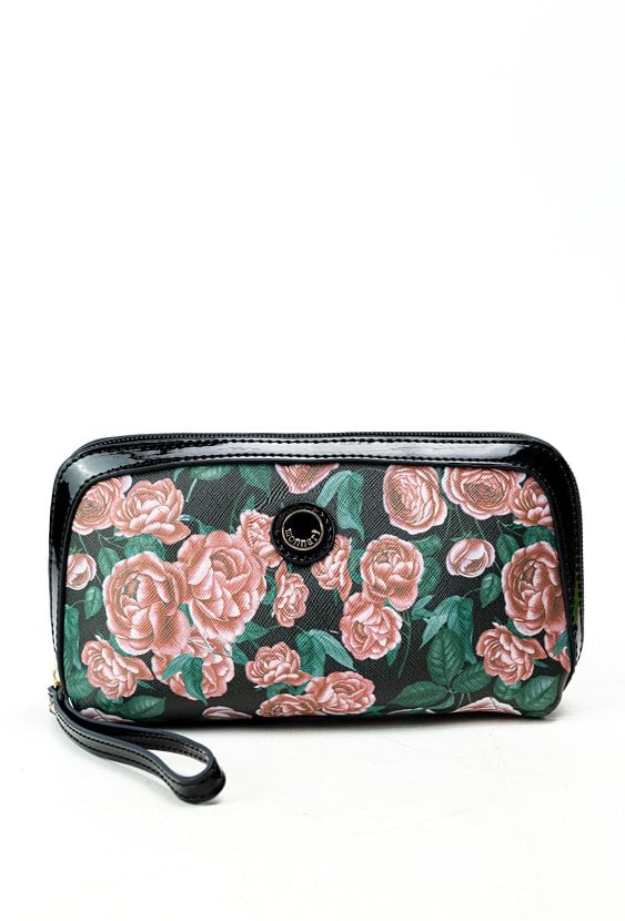 Urocza kosmetyczka damska