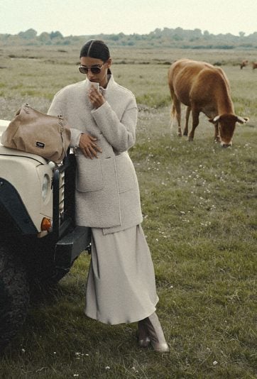 Satynowa spódnica midi