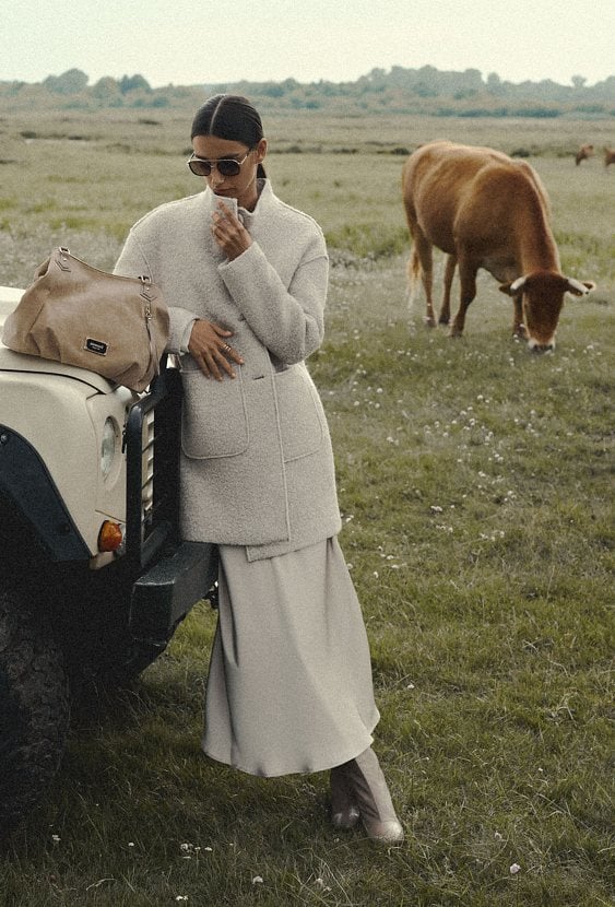 Satynowa spódnica midi