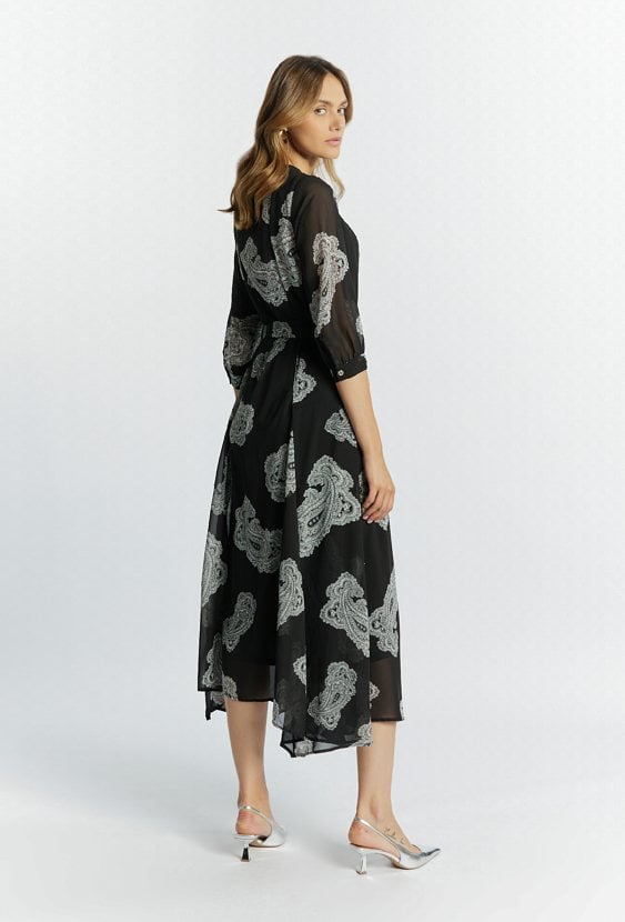 Wzorzysta sukienka midi