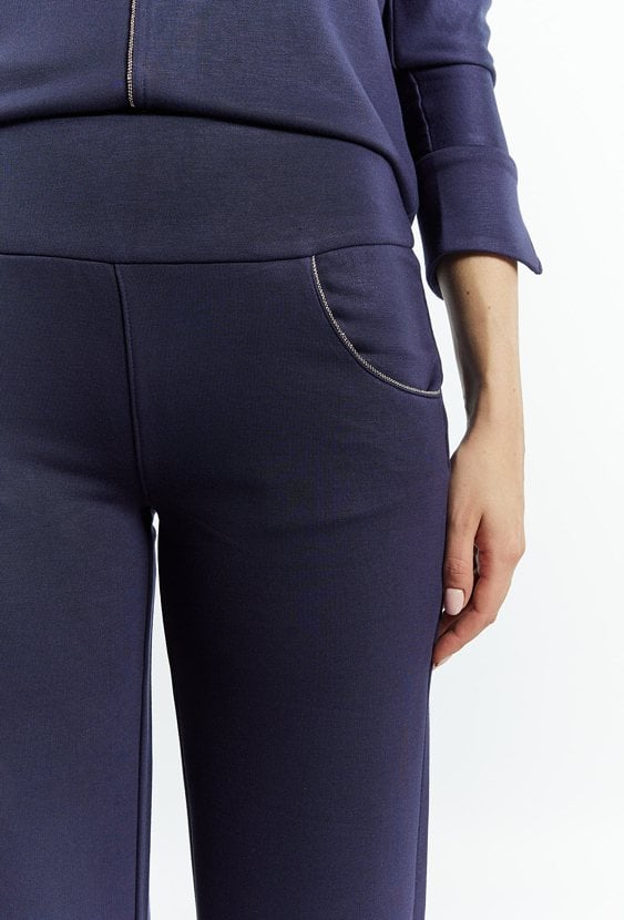 Spodnie damskie z szerokimi nogawkami