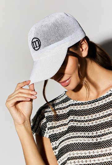 Pleciona czapka z daszkiem