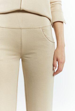 Spodnie damskie z szerokimi nogawkami