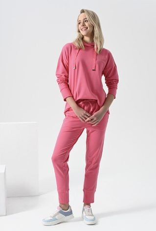 Różowe spodnie dresowe