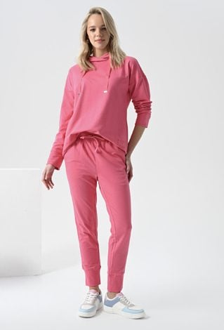 Różowe spodnie dresowe
