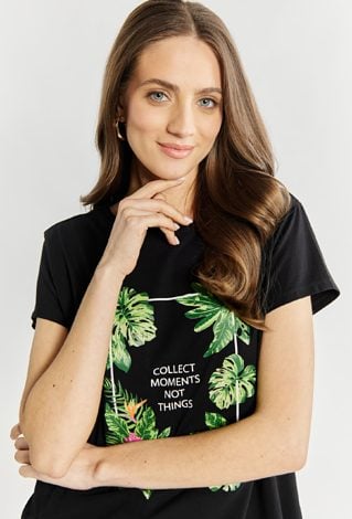 T-shirt z egzotycznym nadrukiem