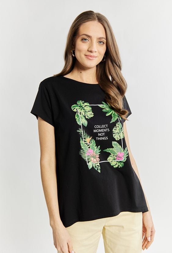 T-shirt z egzotycznym nadrukiem