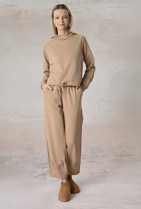 Spodnie z szeroka nogawką