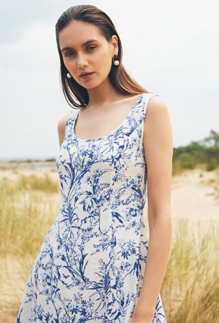 Sukienka ze ściągaczem na dole