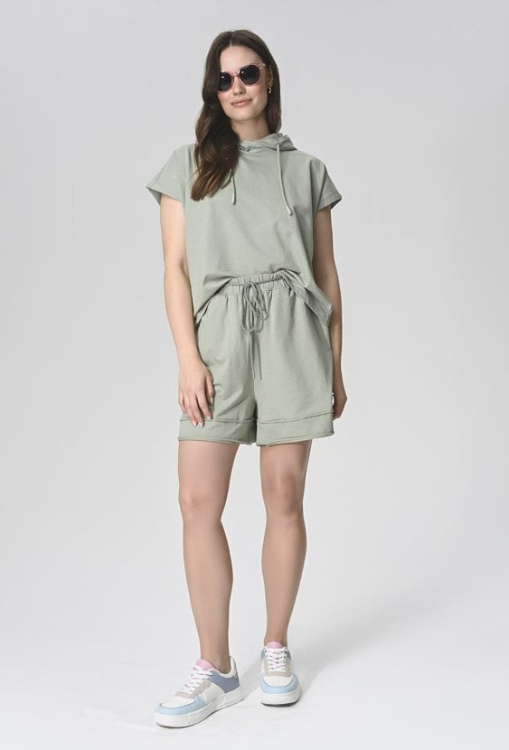 Bawełniane szorty w oliwkowym kolorze