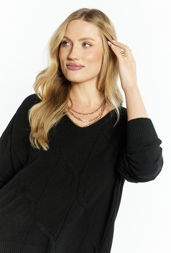 Oversizowy sweter w serek