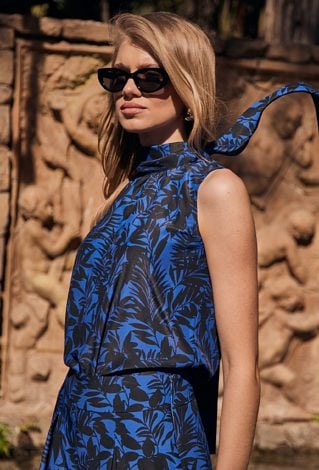 Zwiewna bluzka z szarfą