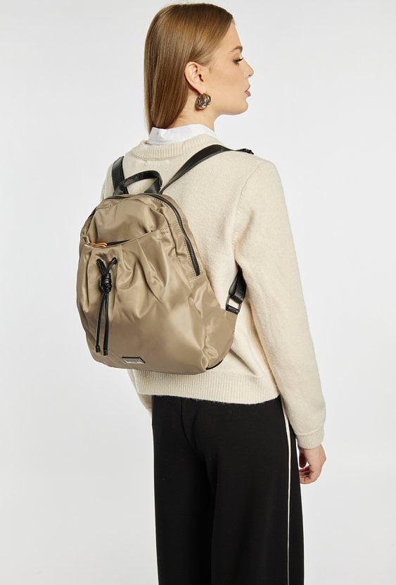 Tekstylny plecak z ściągaczem