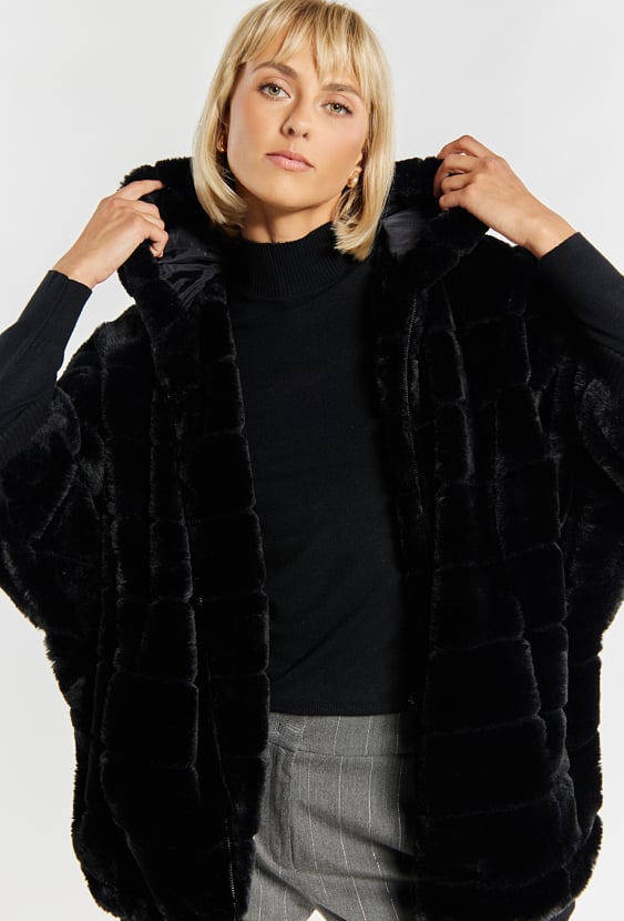 Stylowa kamizelka z kapturem