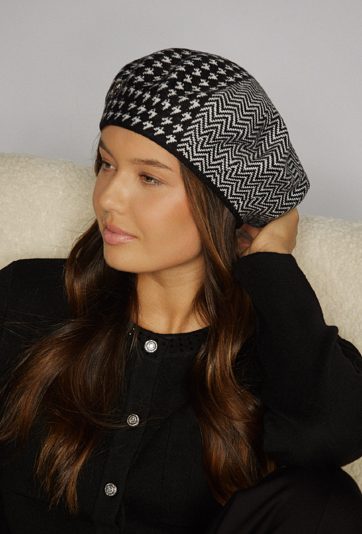 Beret z dodatkiem wełny