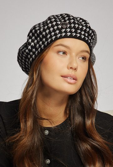 Beret z dodatkiem wełny