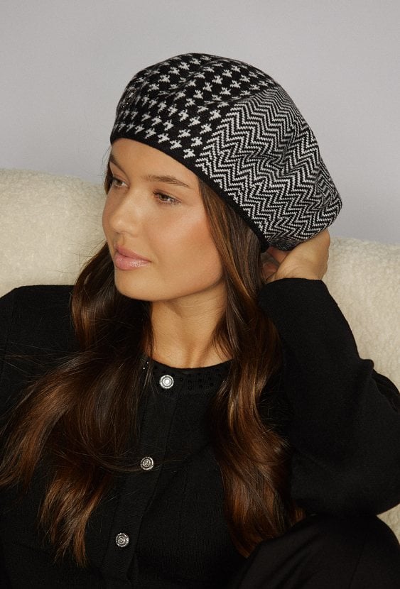 Beret z dodatkiem wełny