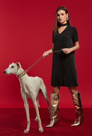 Połyskująca sukienka ze stójką