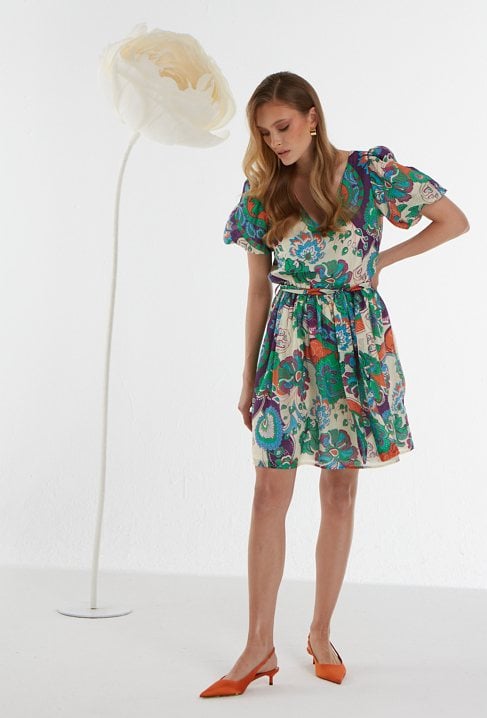 Wiskozowa sukienka w kolorowy wzór