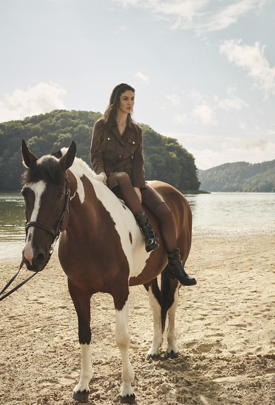 Żakiet damski z wiązaniem