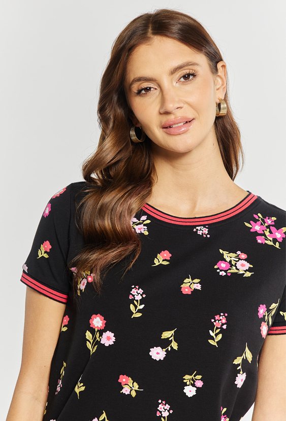 T-shirt damski z kwiatowym wzorem