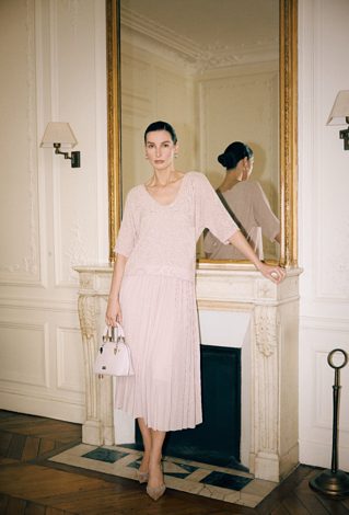 Plisowana sukienka midi