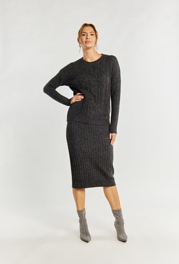 Sweter damski z delikatnym splotem