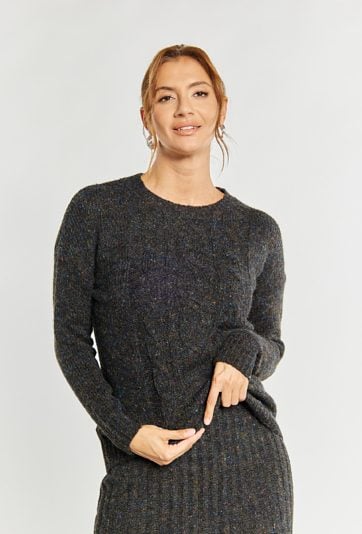 Sweter damski z delikatnym splotem